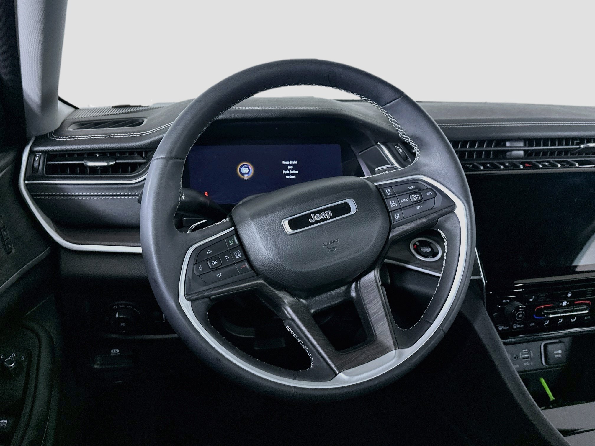 Used 2023 Jeep Grand Cherokee Limited RWD image 18