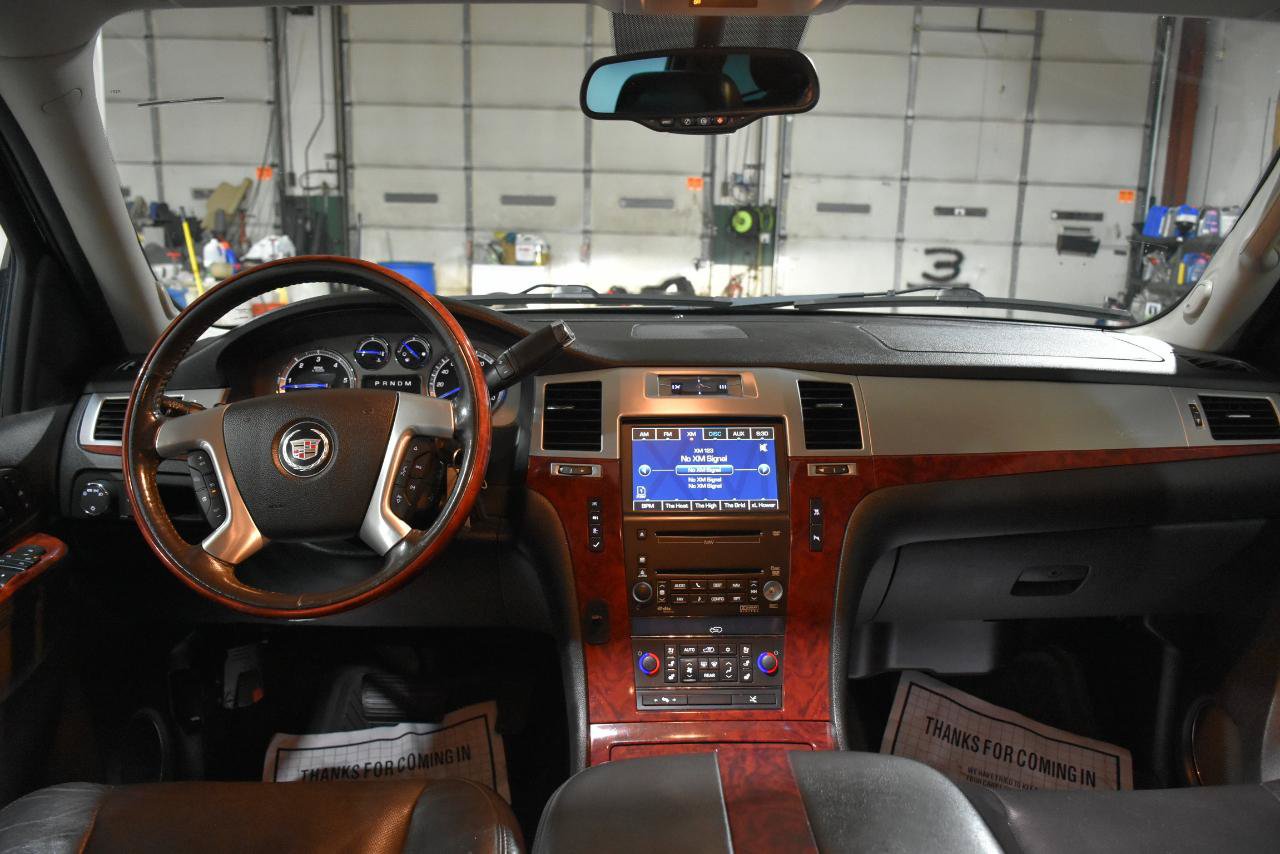 Used 2010 Cadillac Escalade ESV Premium AWD/4WD image 13