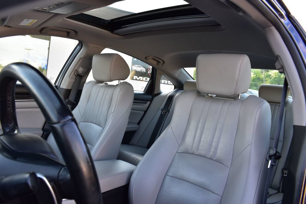 Used 2019 Honda Accord Touring image 16