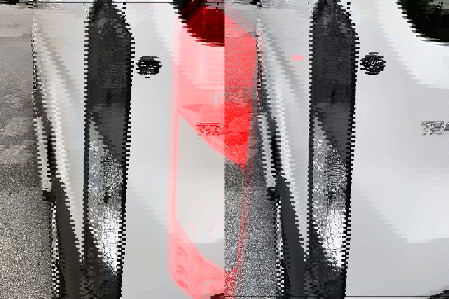 Used 2024 Ford Transit 250 Low Roof w/ Exterior Upgrade Package image 25