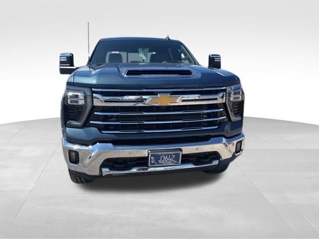 Used 2024 Chevrolet Silverado 2500 LTZ w/ LTZ Plus Package AWD/4WD image 5