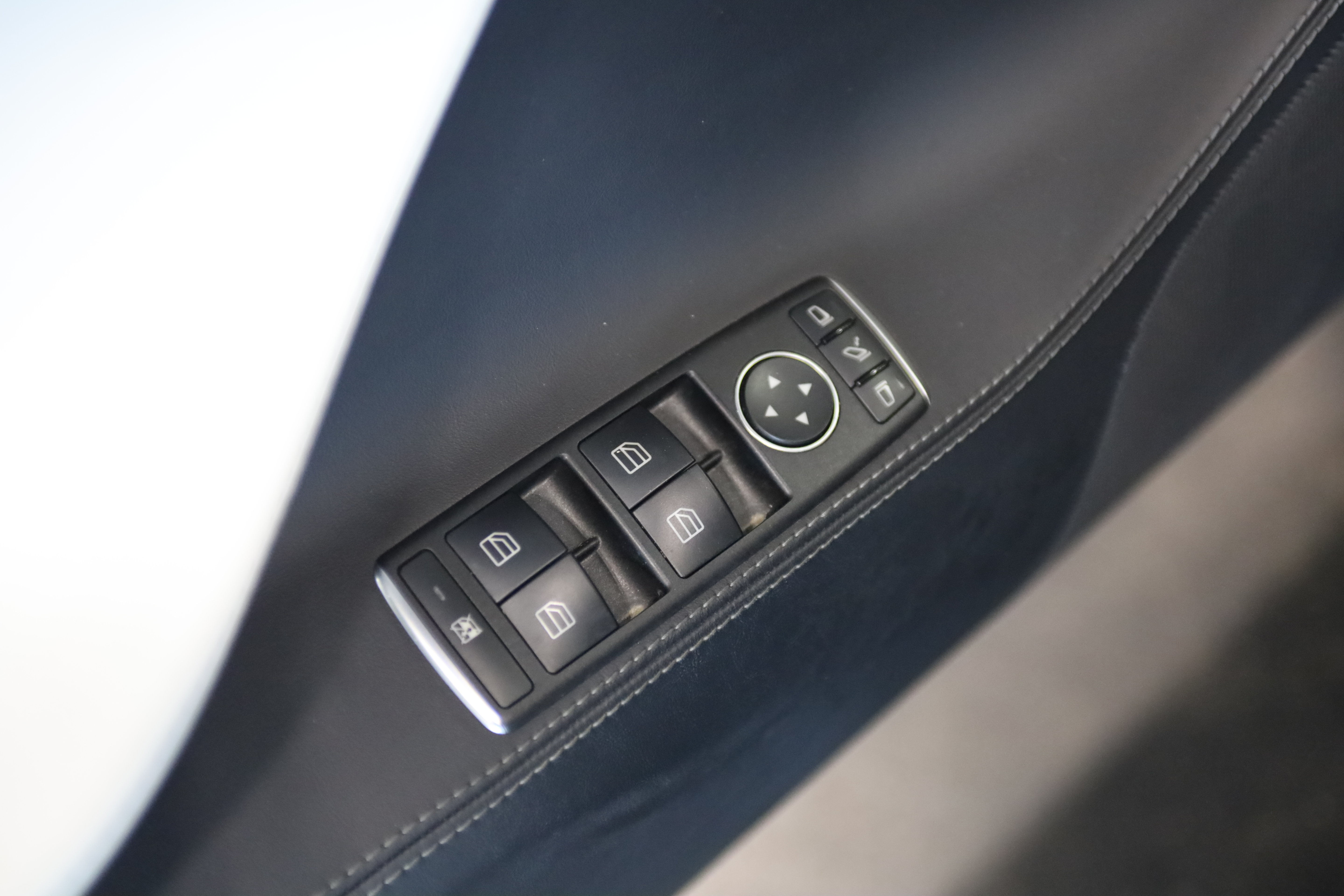 Used 2019 Tesla Model S Long Range AWD/4WD image 15