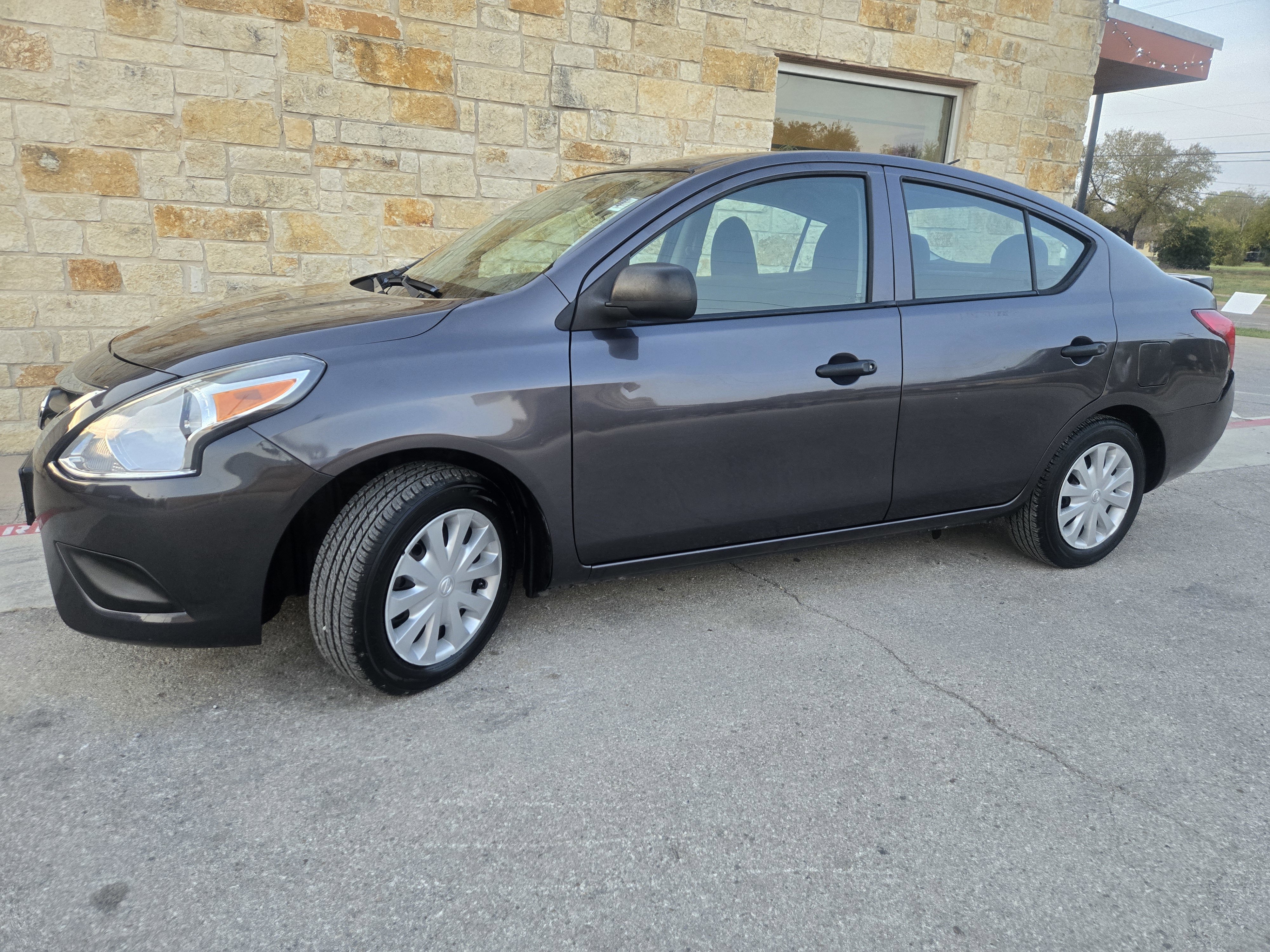 Used 2015 Nissan Versa S Plus image 2