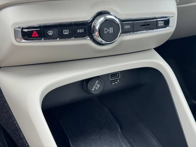 Used 2022 Volvo XC40 T5 Inscription w/ Advanced Package AWD/4WD image 34