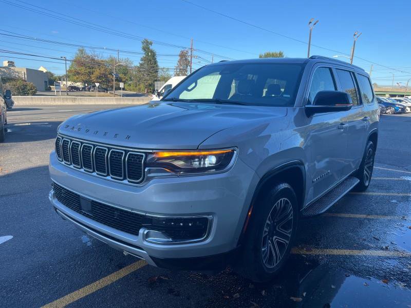 Used 2024 Jeep Wagoneer Series II w/ Flexible Seating Group image 4