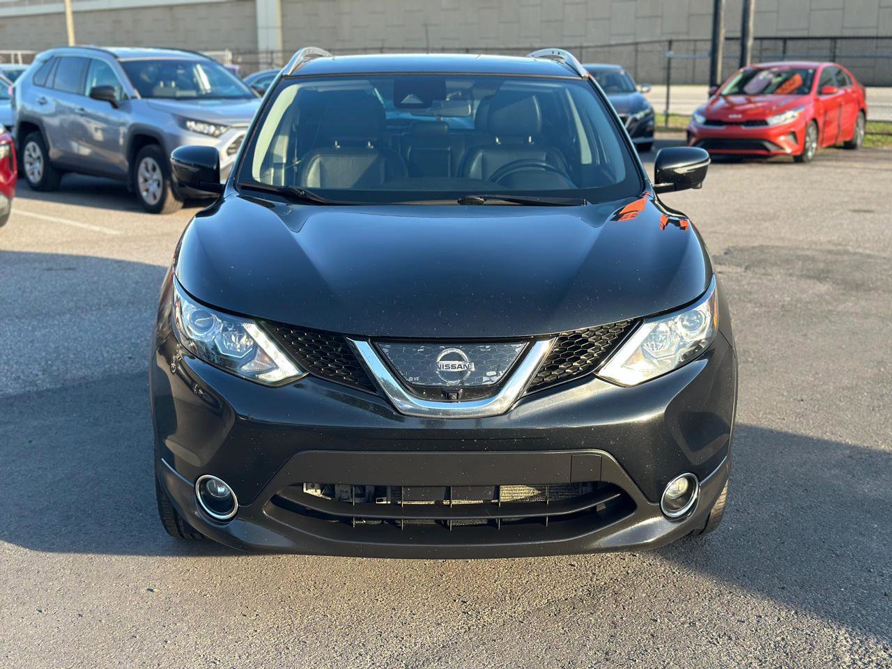 Used 2017 Nissan Rogue Sport SL w/ SL Premium Package FWD image 3