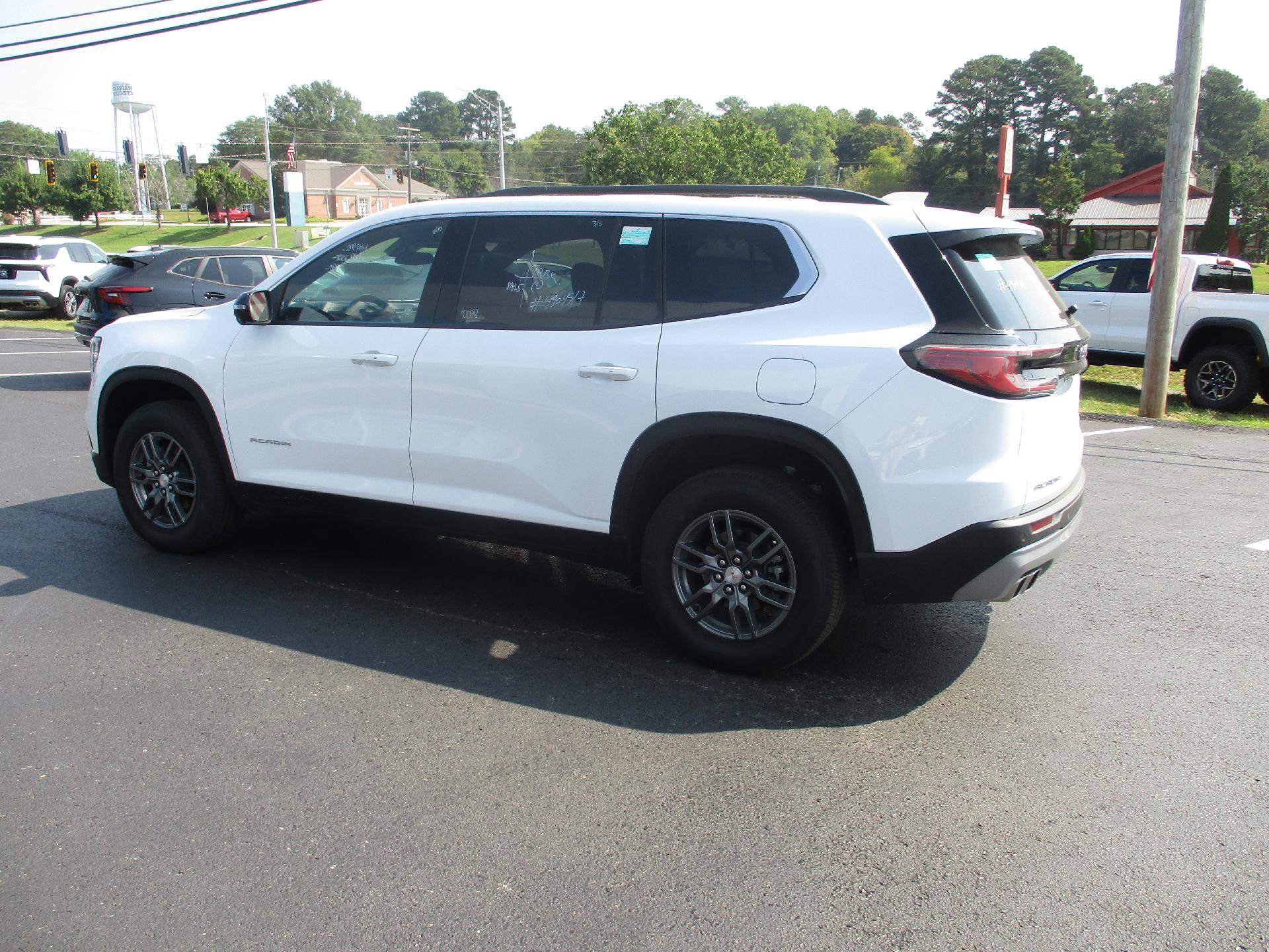 Used 2025 GMC Acadia Elevation image 5