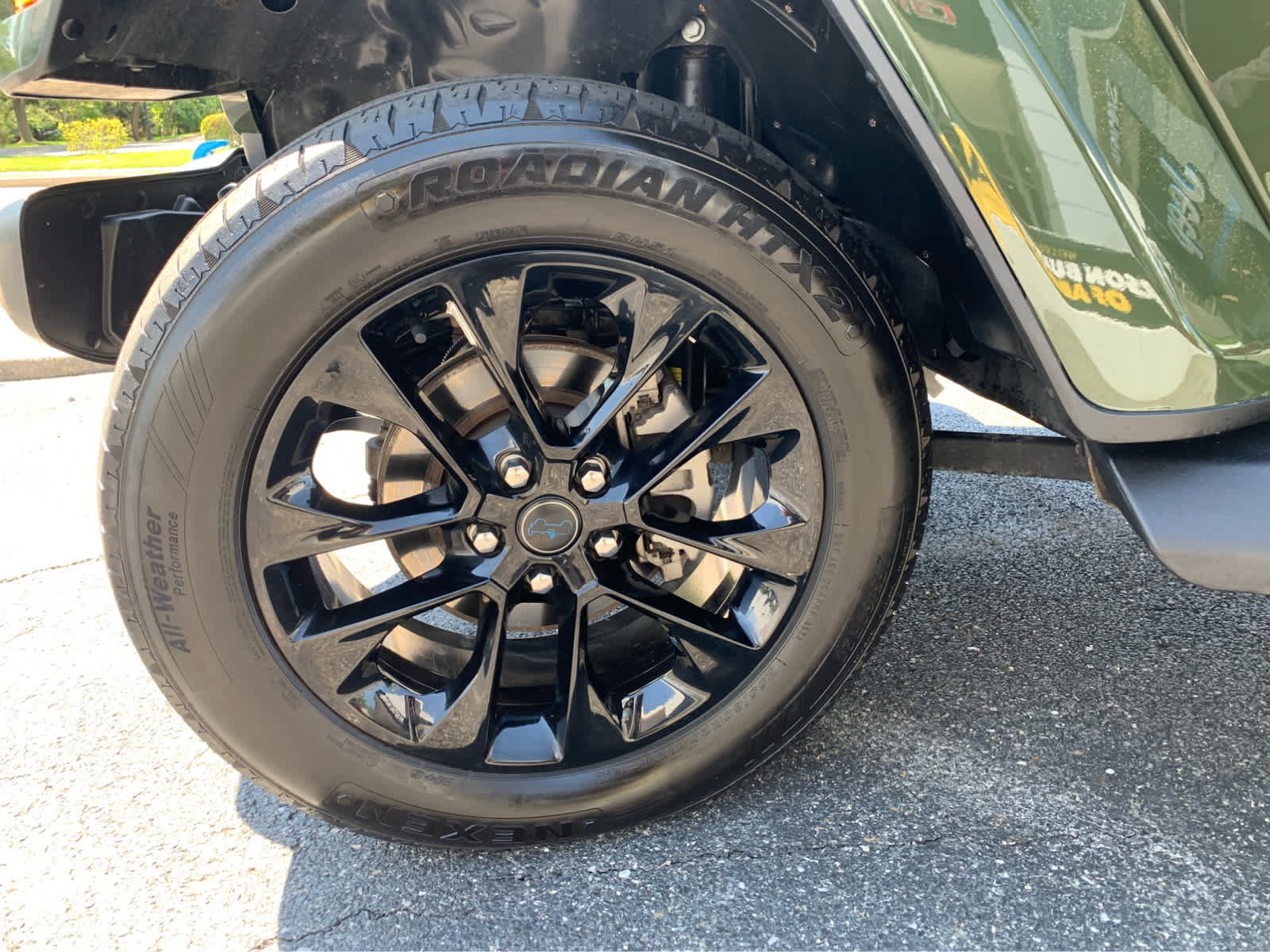 Used 2024 Jeep Wrangler Unlimited Sahara AWD/4WD image 8