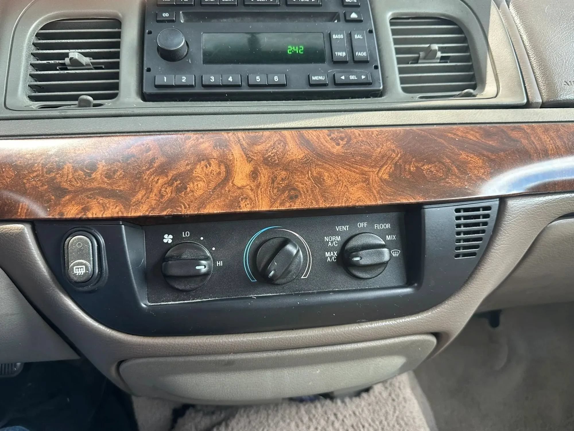 Used 2005 Mercury Grand Marquis GS RWD image 9