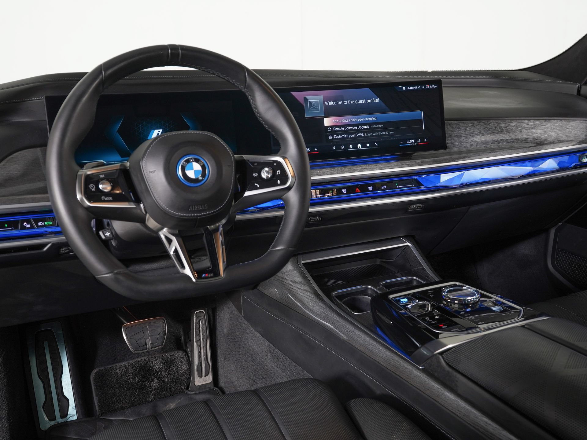 Used 2023 BMW i7 xDrive60 AWD/4WD image 17