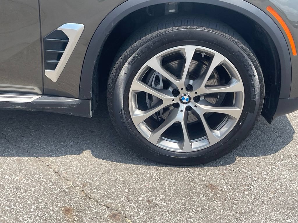 Used 2026 BMW X5 xDrive40i AWD/4WD image 32