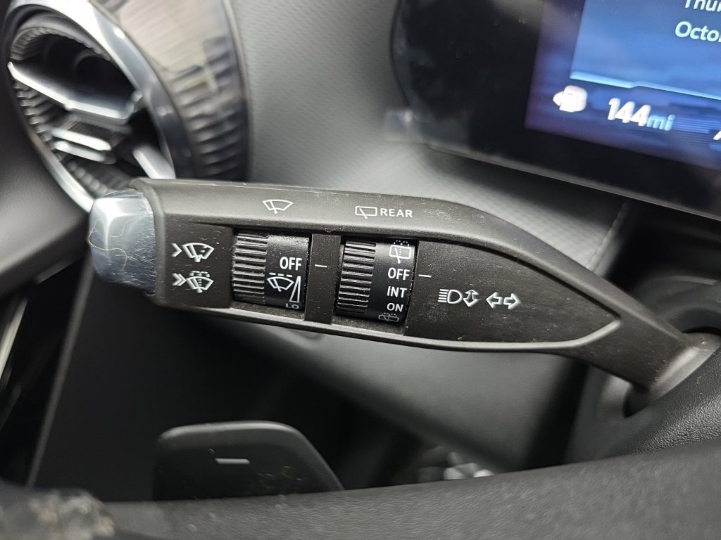 Used 2025 Chevrolet Equinox LT w/ Convenience Package II AWD/4WD image 29