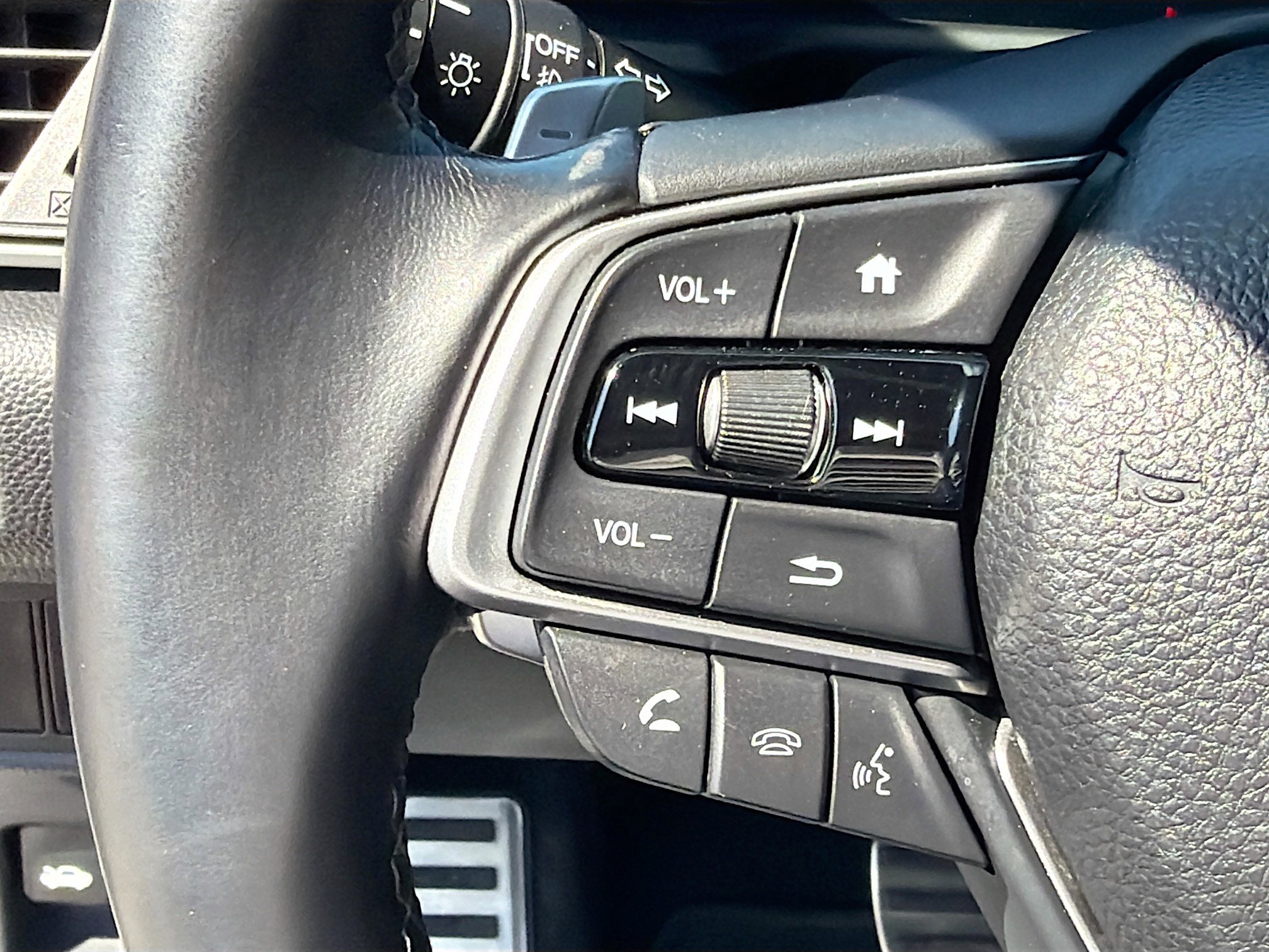 Used 2018 Honda Accord Sport image 30