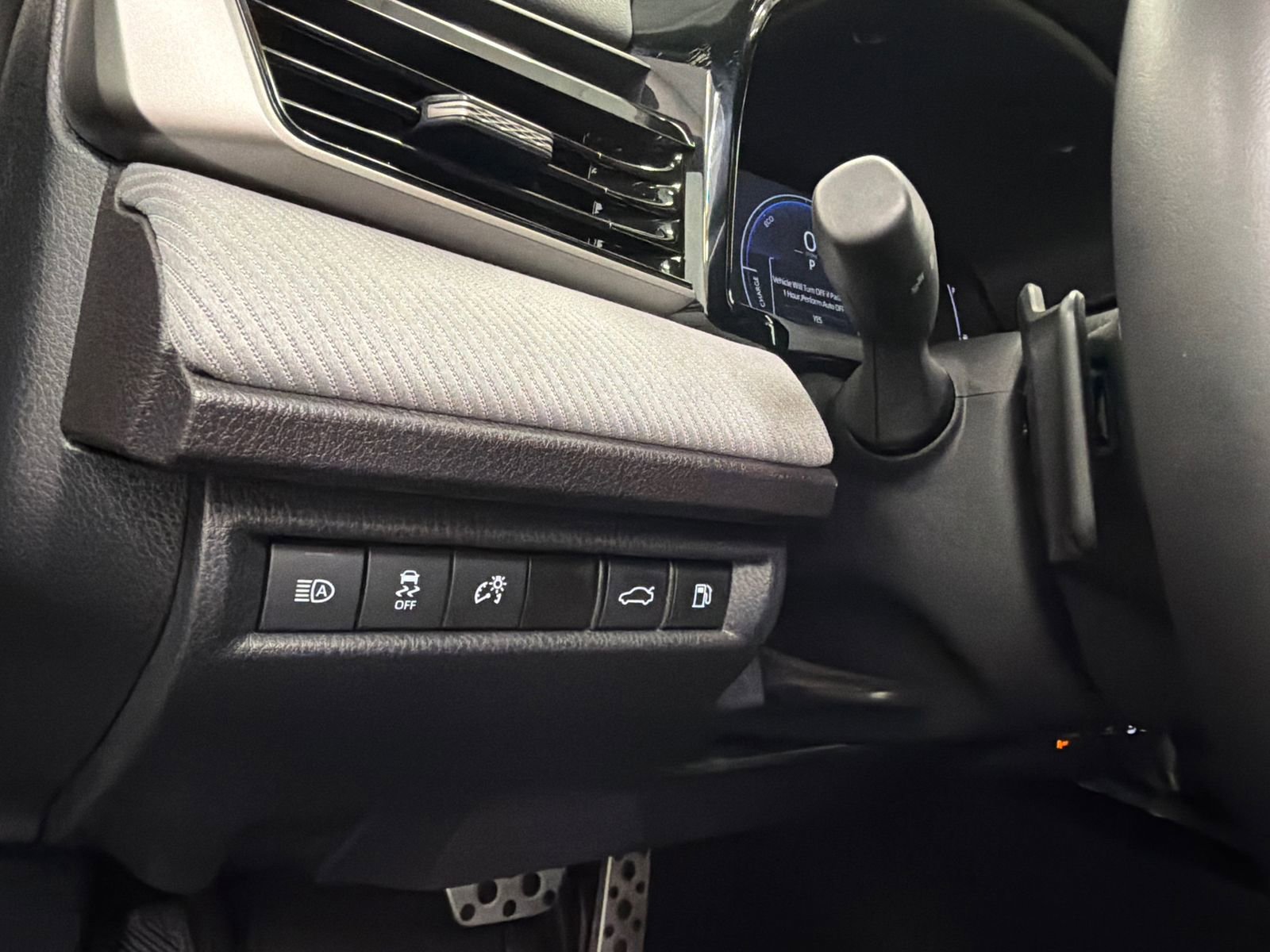 Used 2025 Toyota Camry SE w/ Convenience Package FWD image 29