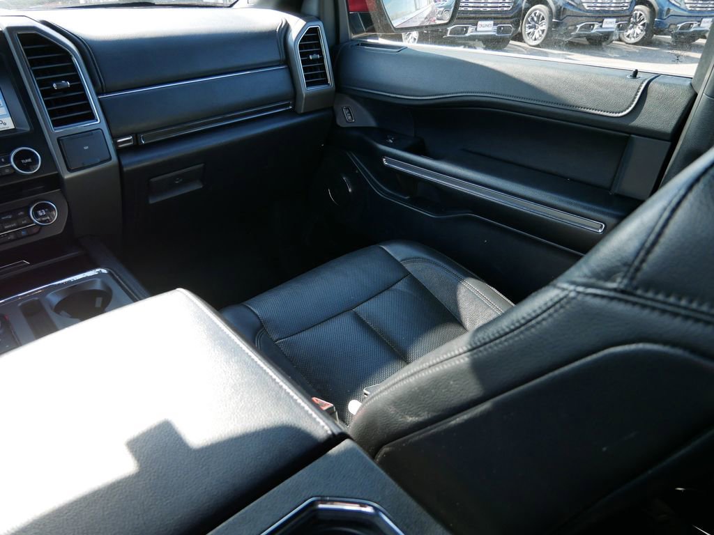 Used 2018 Ford Expedition Max XLT w/ Equipment Group 202A AWD/4WD image 19