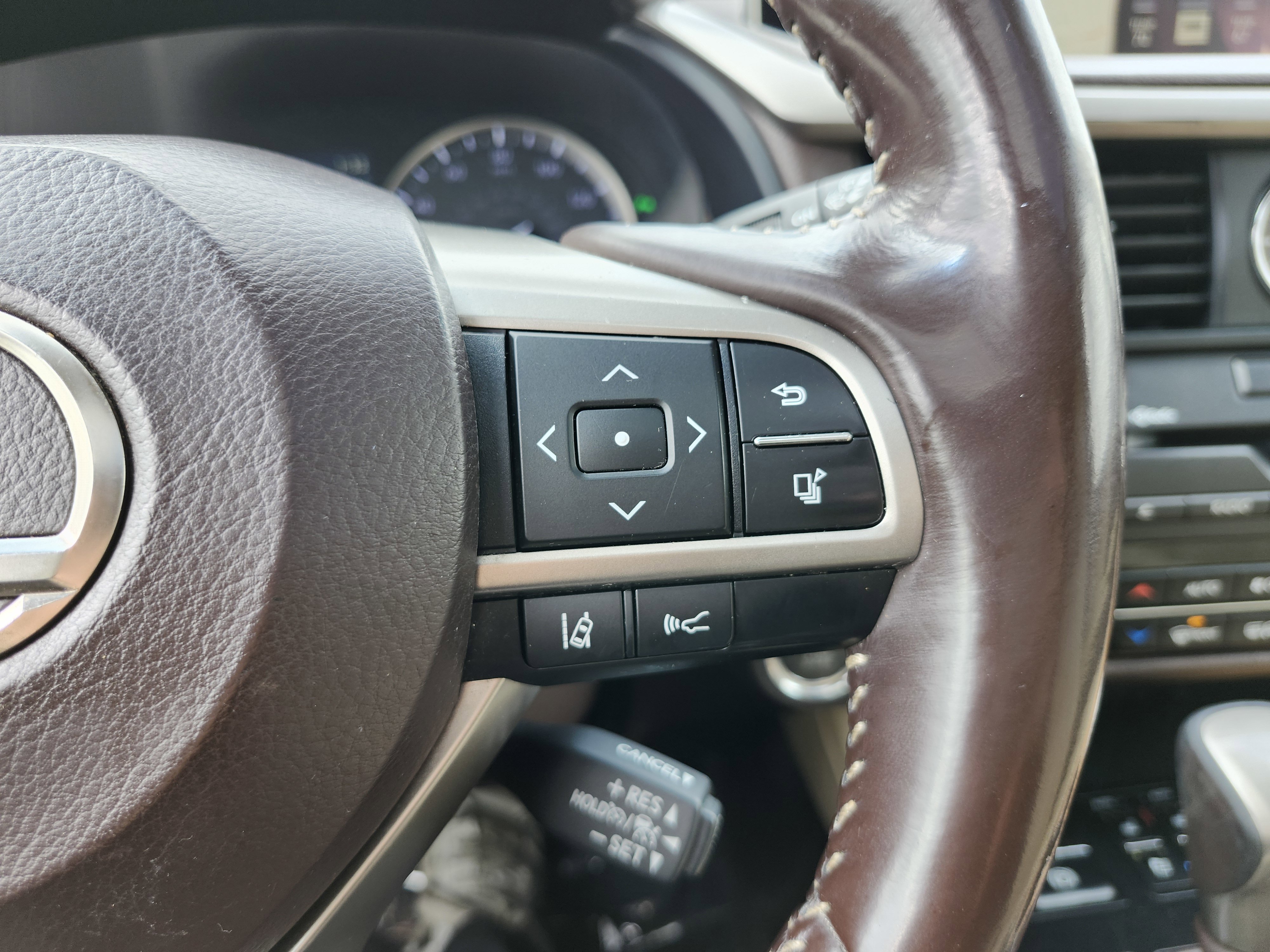 Used 2017 Lexus RX 350 AWD w/ Premium Package image 39