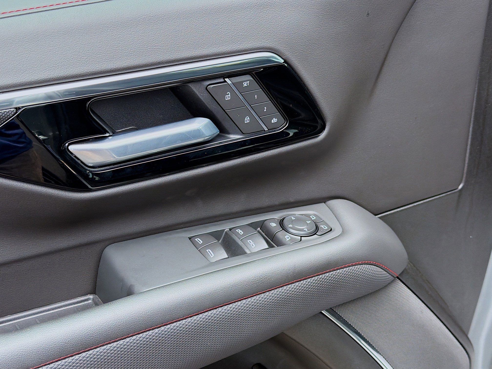 Used 2026 Chevrolet Tahoe RST w/ Comfort Package image 25