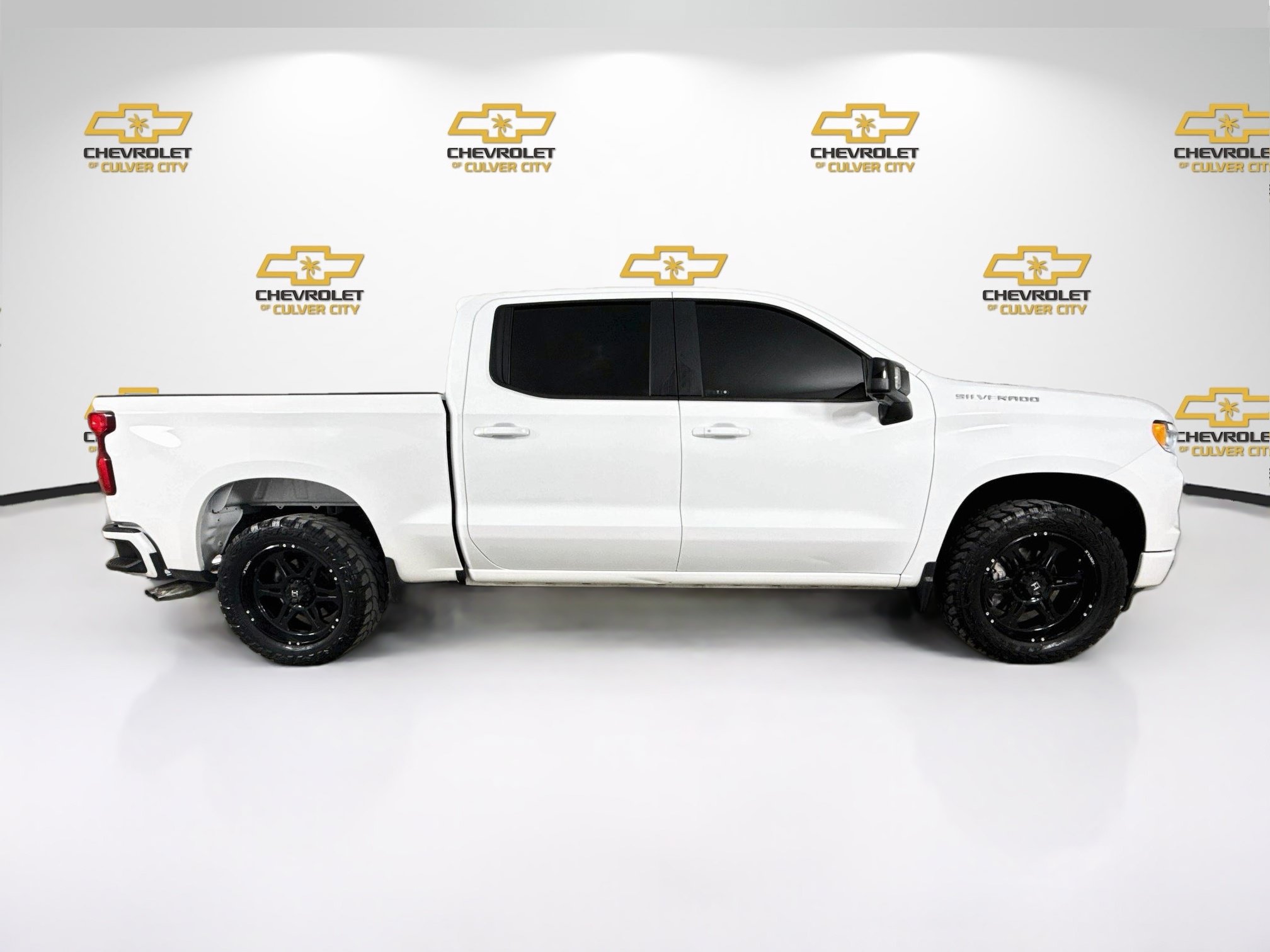 Used 2023 Chevrolet Silverado 1500 RST w/ Convenience Package II RWD image 9