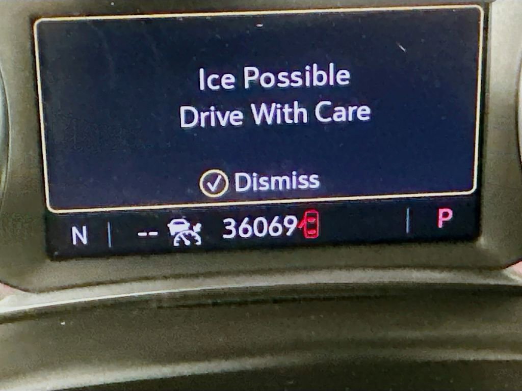 Used 2023 Chevrolet Traverse LT w/ LT Premium Package image 17