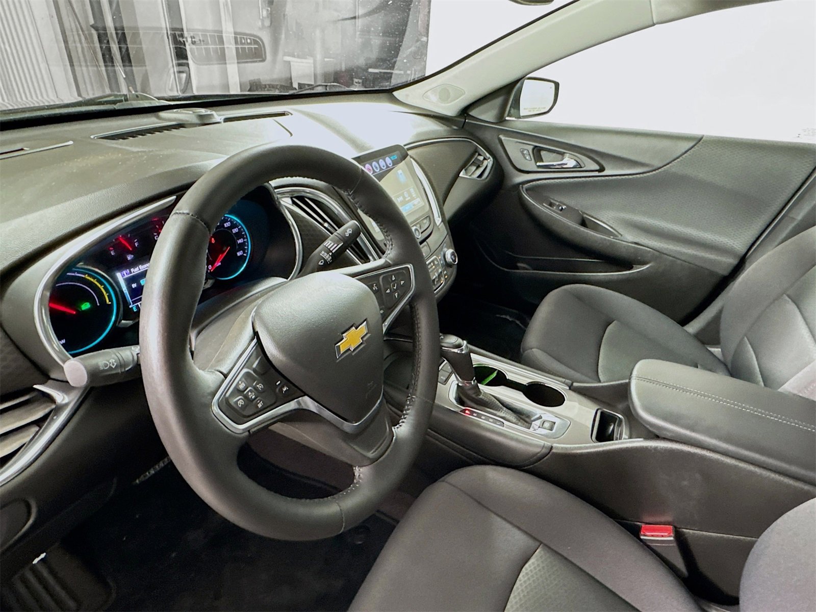 Used 2017 Chevrolet Malibu Hybrid w/ Driver Confidence Package image 7