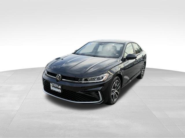 Used 2025 Volkswagen Jetta SE w/ Sunroof Package FWD image 3