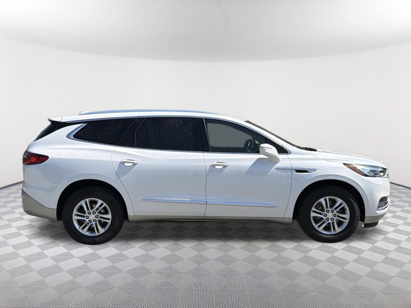Used 2020 Buick Enclave Essence w/ Sound and Sites Package image 5
