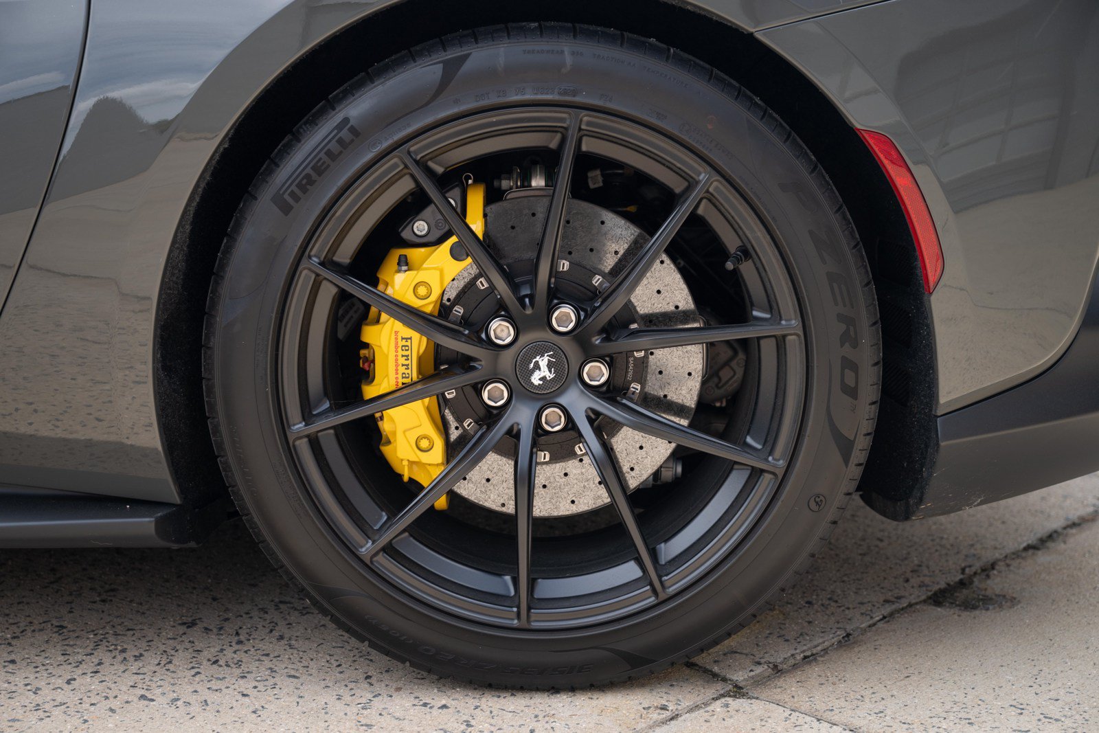 Used 2021 Ferrari 812 GTS RWD image 19