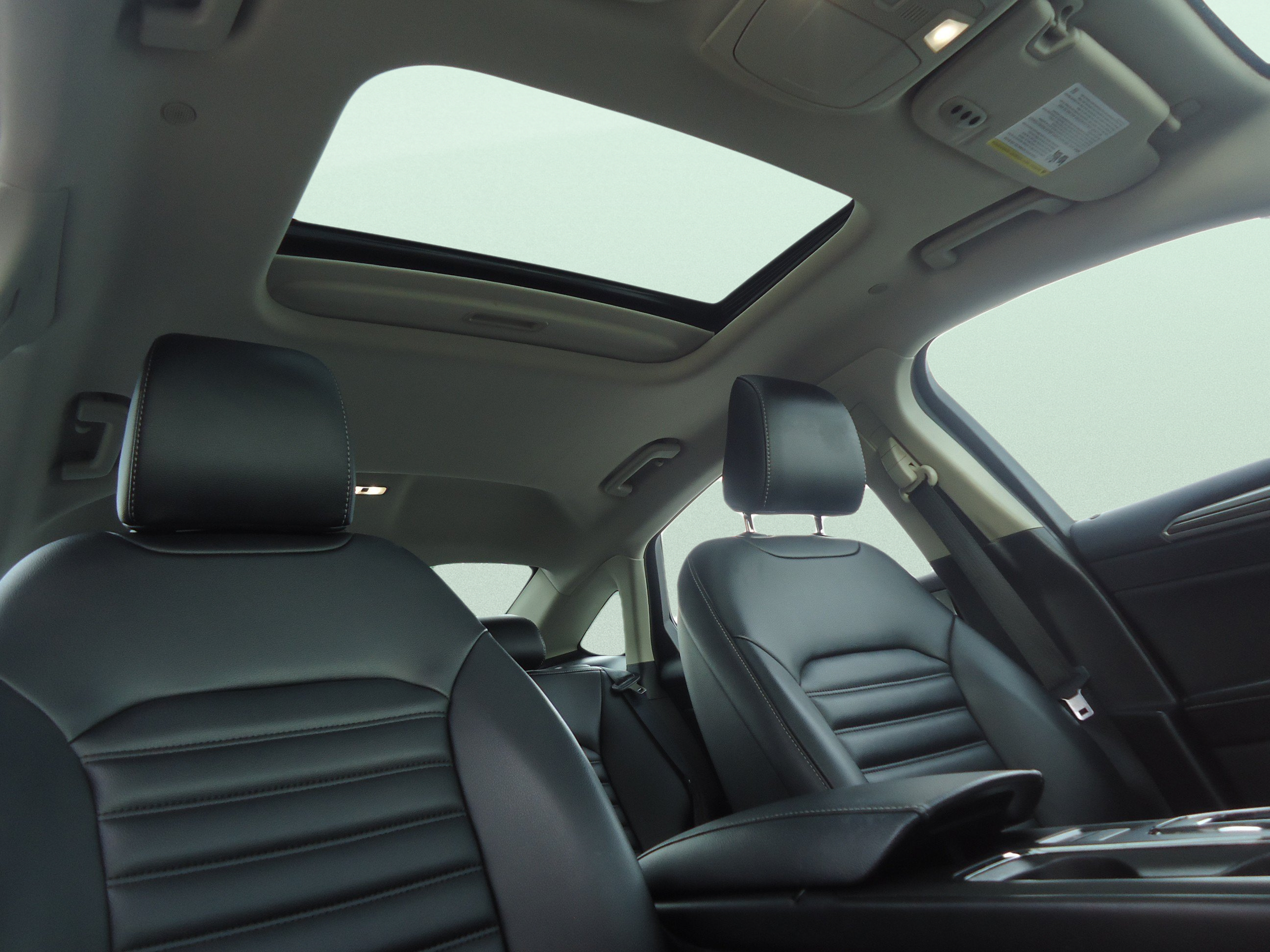 Used 2020 Ford Fusion SEL FWD image 14