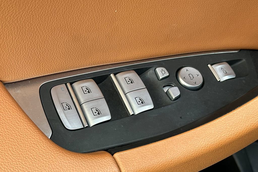 Used 2023 BMW X3 sDrive30i w/ Premium Package image 11