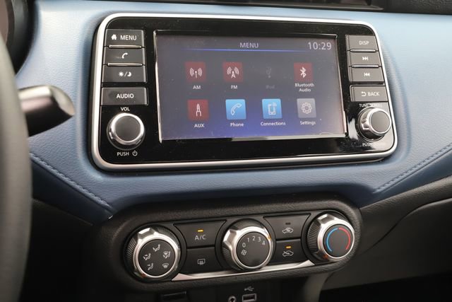 Used 2025 Nissan Versa SV FWD image 29