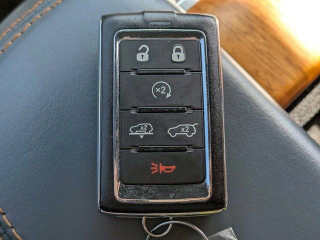 Used 2023 Jeep Grand Wagoneer Series III image 25