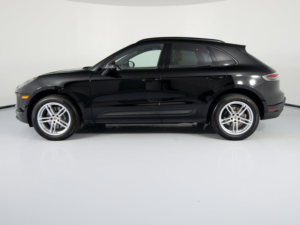 Certified 2025 Porsche Macan image 7