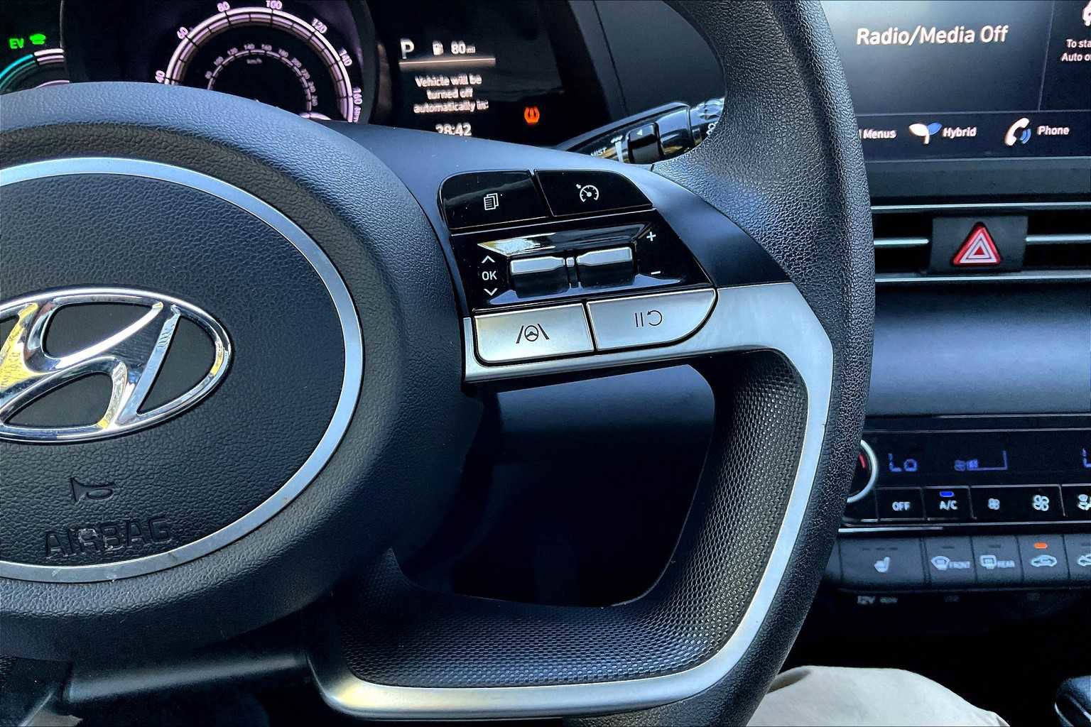 Used 2023 Hyundai Elantra Blue image 18