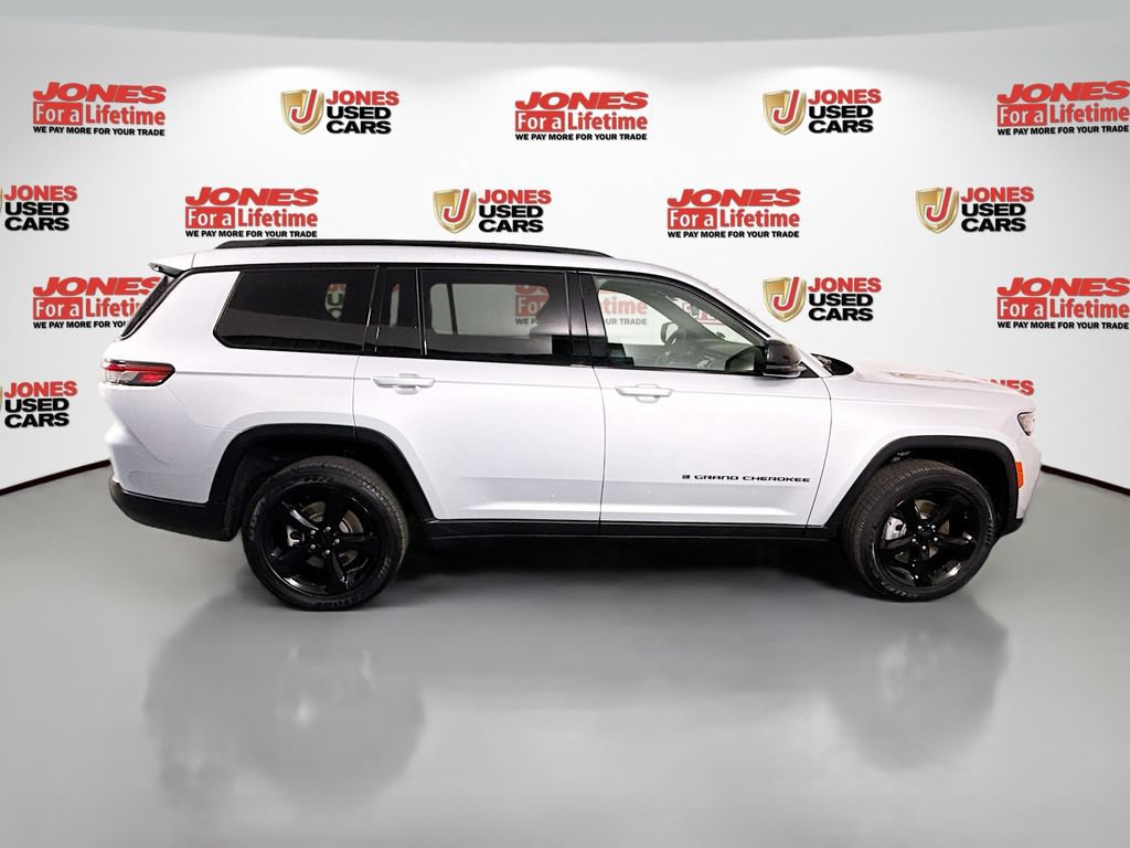 Used 2024 Jeep Grand Cherokee L Altitude AWD/4WD image 18