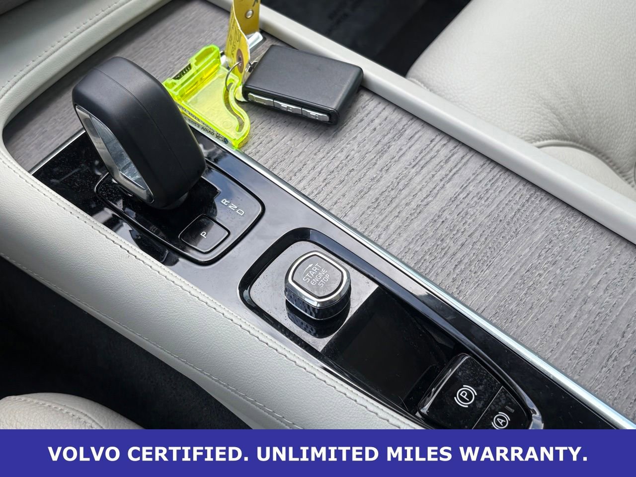 Certified 2023 Volvo XC90 T8 Plus AWD/4WD image 20