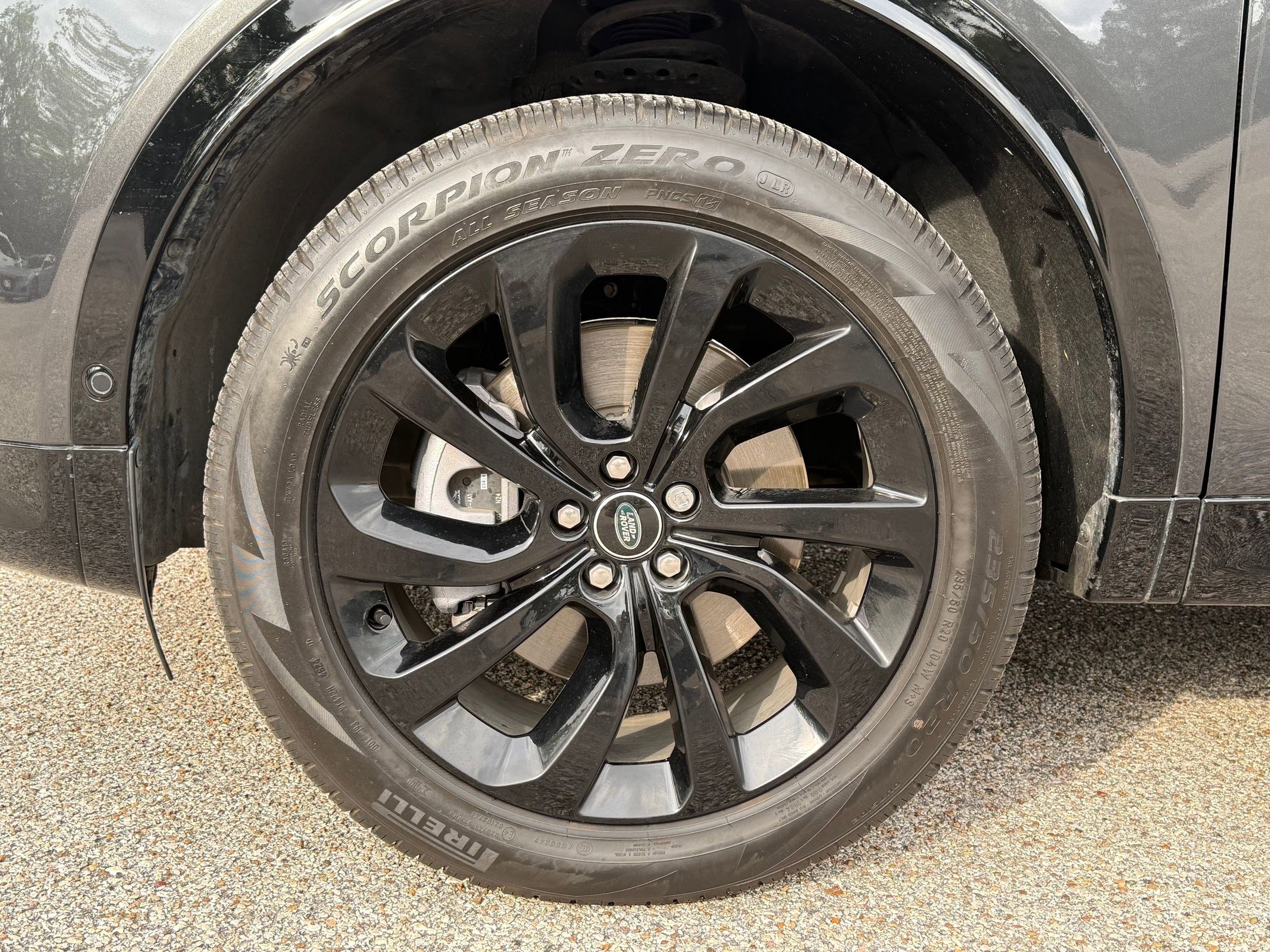 Certified 2025 Land Rover Discovery Sport Dynamic SE image 11