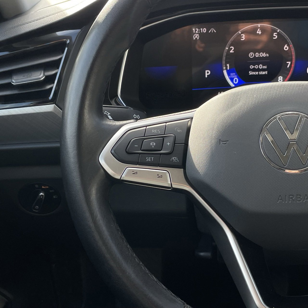 Used 2024 Volkswagen Jetta SE image 13