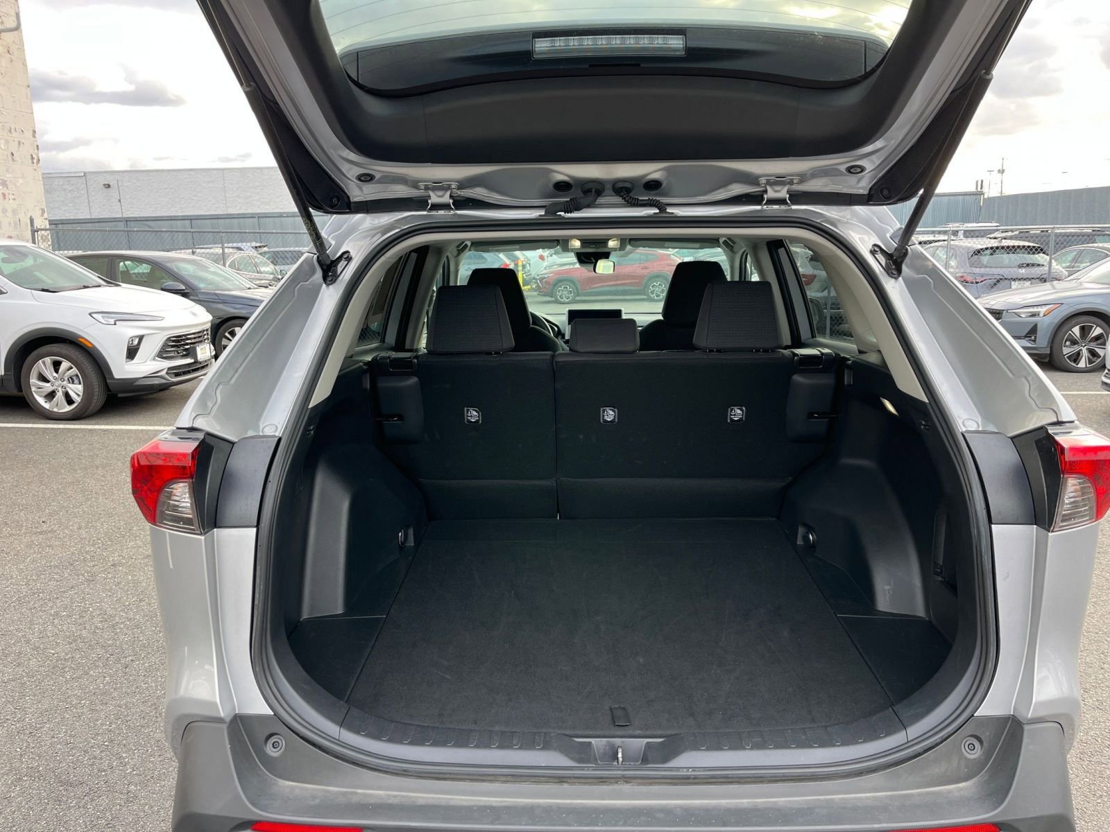 Used 2025 Toyota RAV4 LE image 30