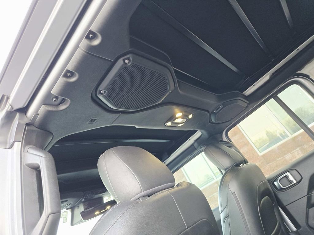 Used 2021 Jeep Wrangler Unlimited Sahara image 17