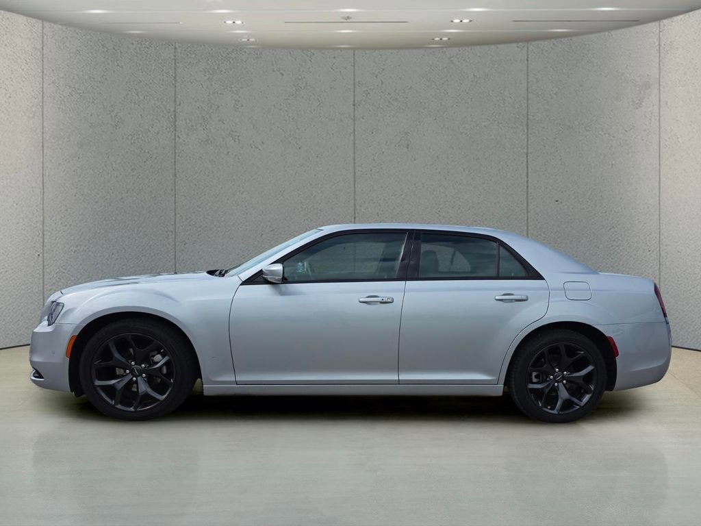 Used 2023 Chrysler 300 S RWD image 8