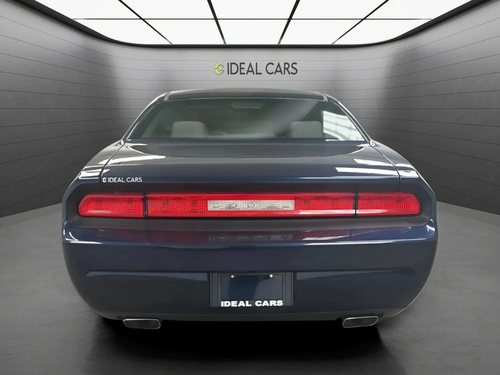 Used 2014 Dodge Challenger SXT RWD image 7