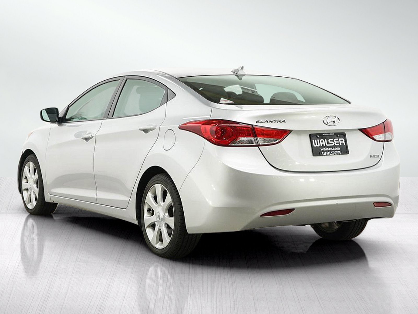 Used 2013 Hyundai Elantra Limited FWD image 3