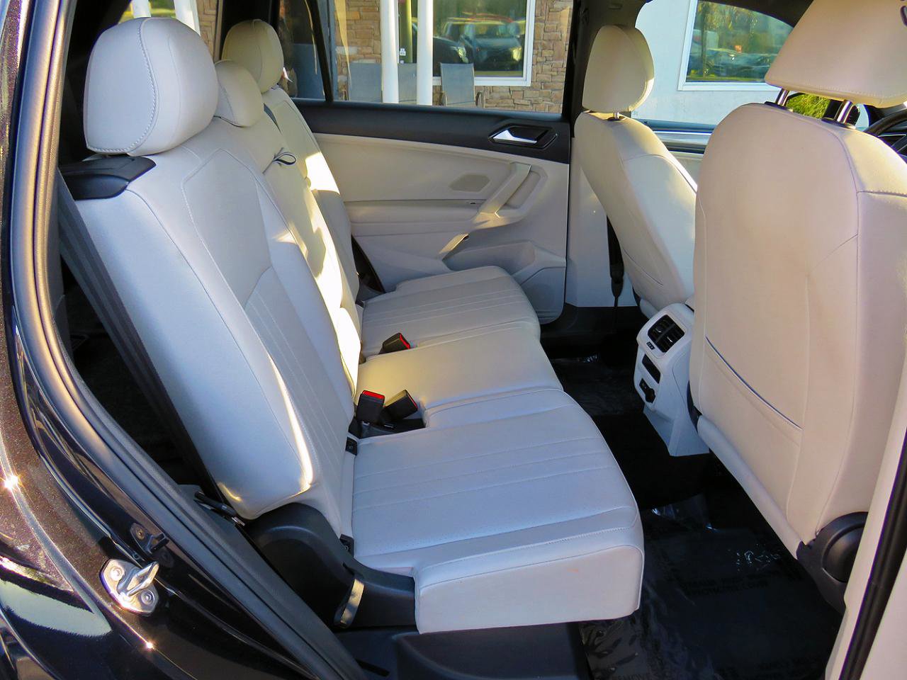 Used 2023 Volkswagen Tiguan SE R-Line FWD image 20