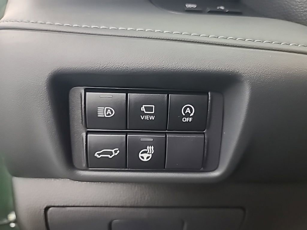 Used 2025 Toyota Highlander Platinum image 31