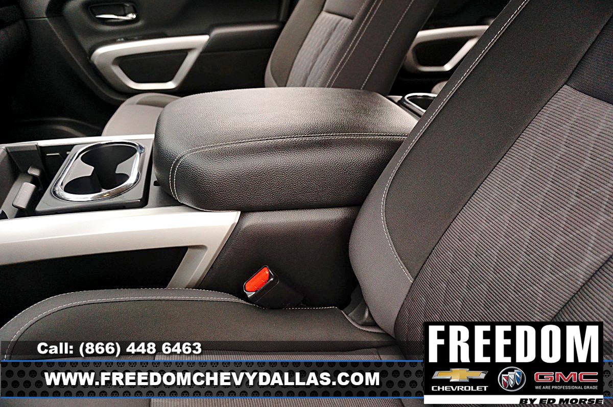 Used 2024 Nissan Titan SV w/ SV Convenience Package AWD/4WD image 30