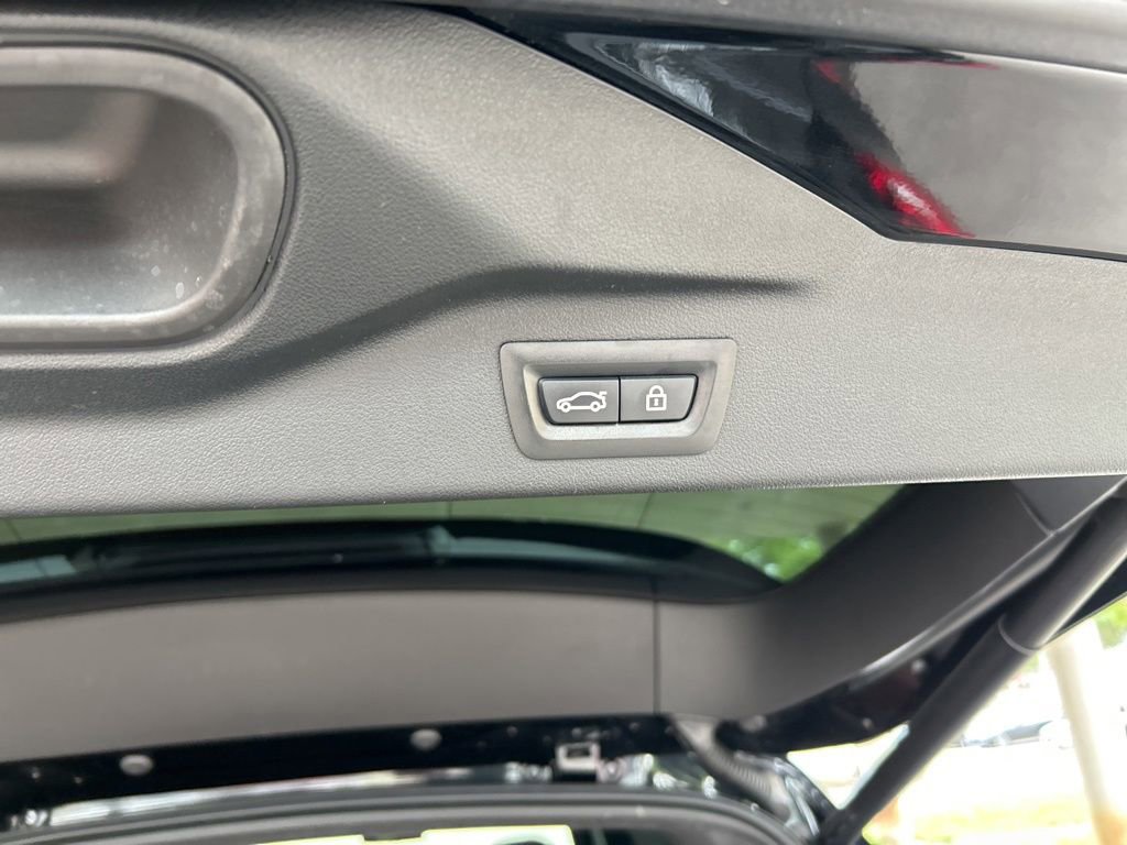 Used 2022 BMW X7 M50i w/ Dynamic Handling Package image 49
