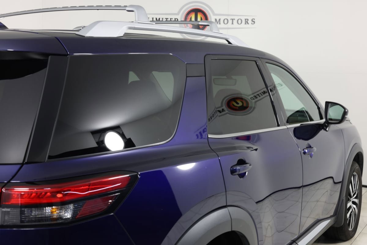 Used 2023 Nissan Pathfinder Platinum AWD/4WD image 47