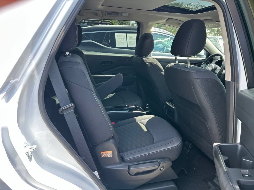 Certified 2025 Nissan Pathfinder SV w/ SV Premium Package FWD image 46