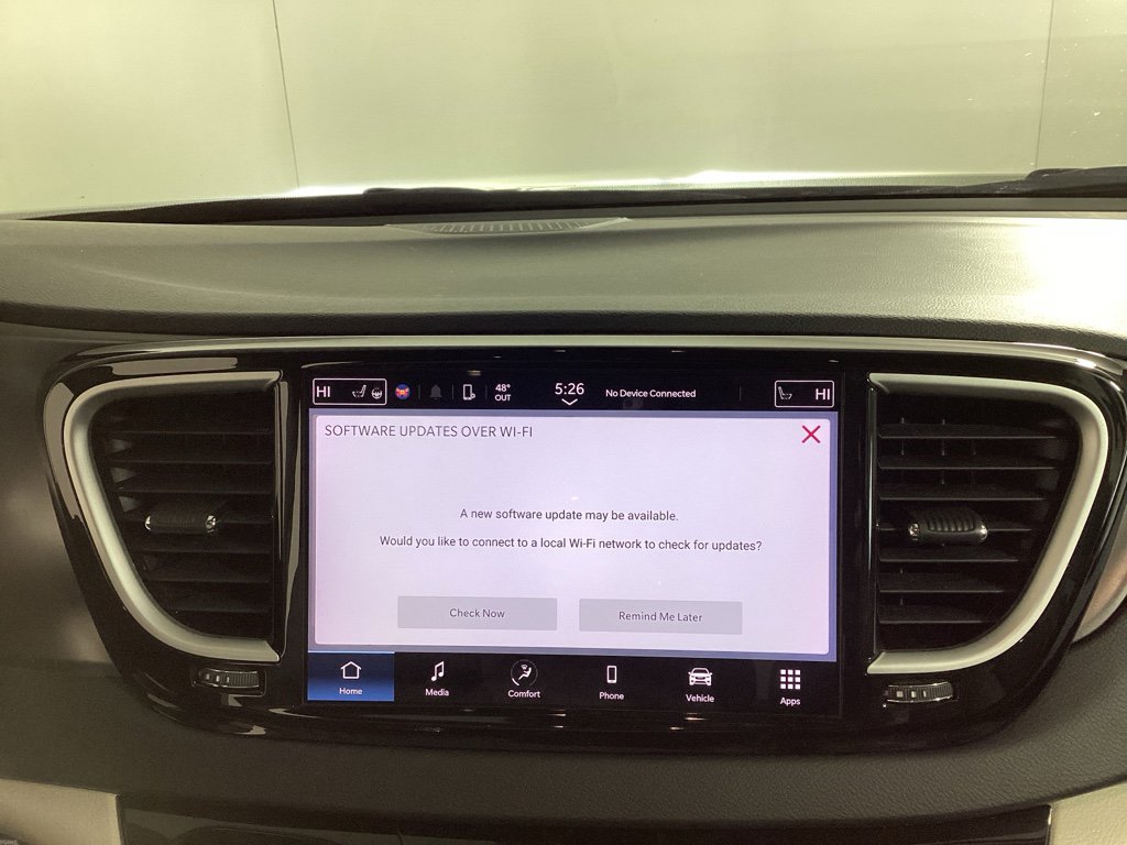 Used 2023 Chrysler Pacifica Touring-L image 29