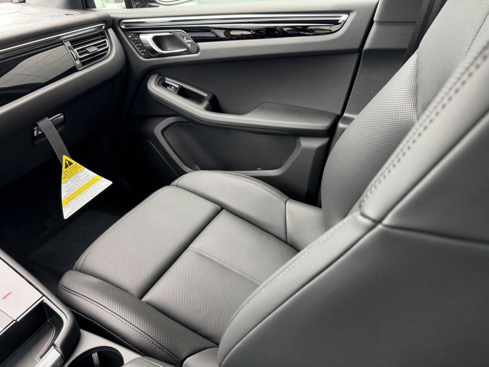 New 2026 Porsche Macan AWD/4WD image 16